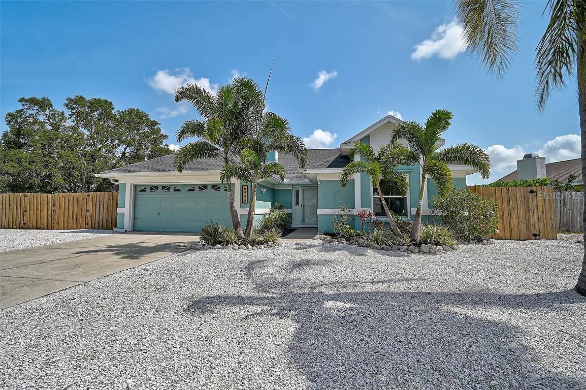 6924 34th Ave., Bradenton, FL 34209