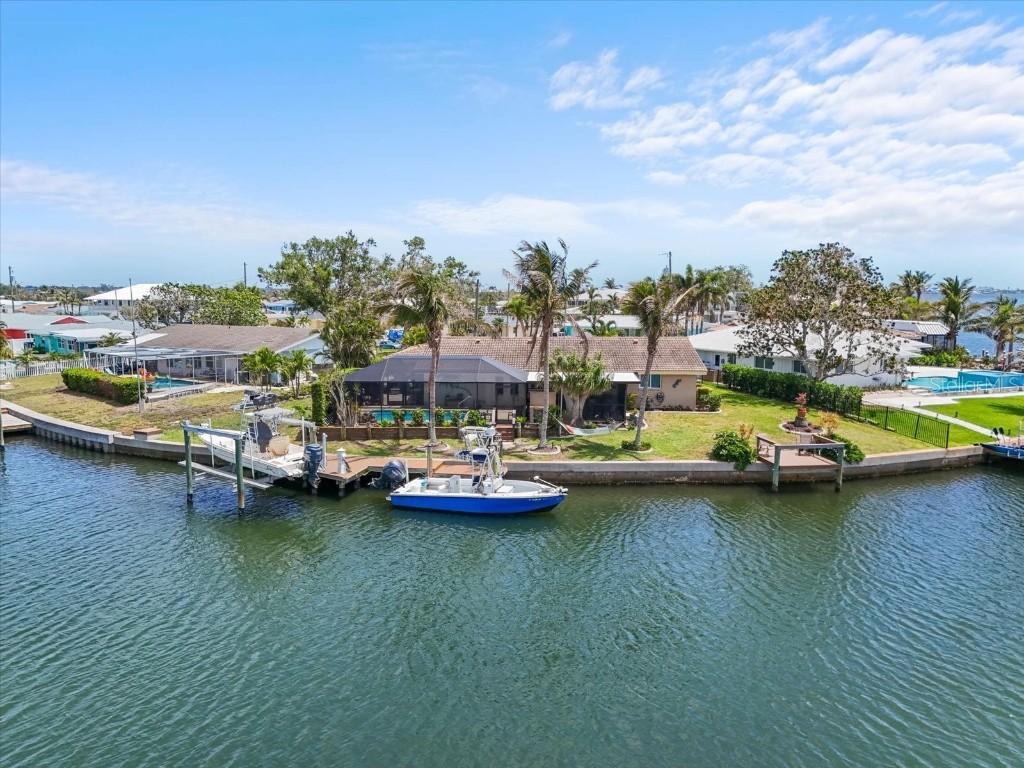 10432 Sandpiper Rd., Bradenton, FL 34209
