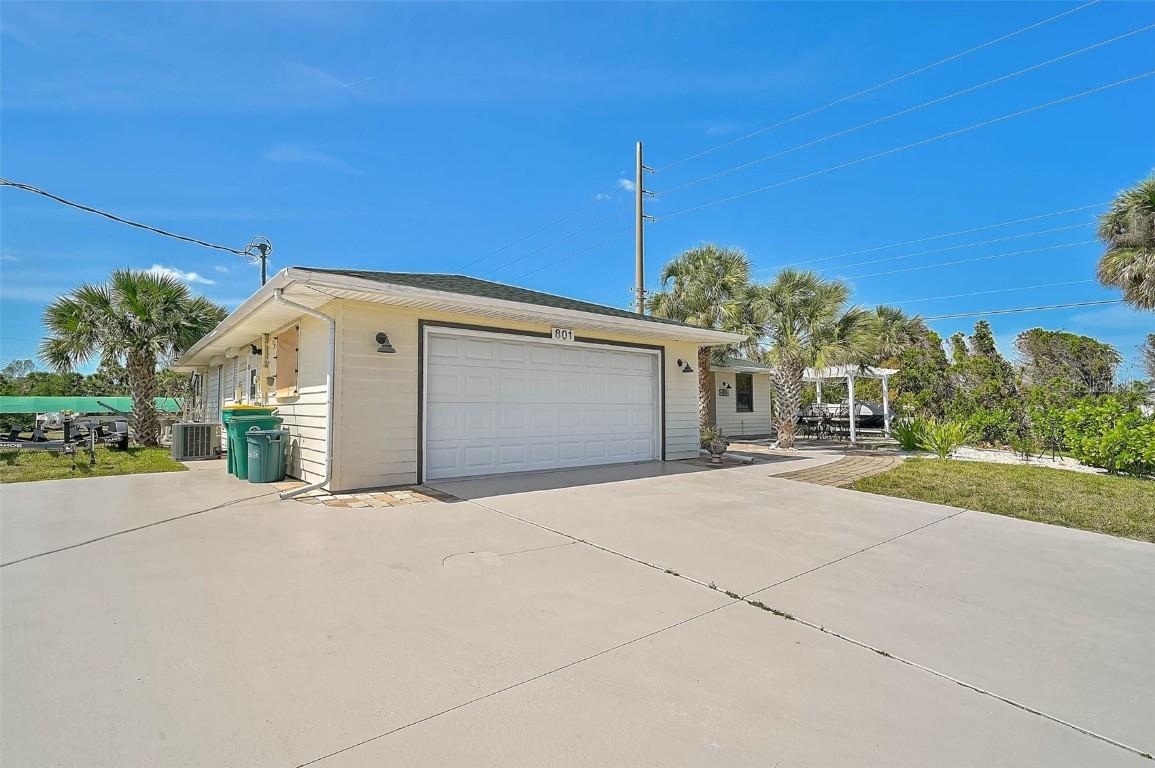 801 E 5th St., Englewood, FL 34223