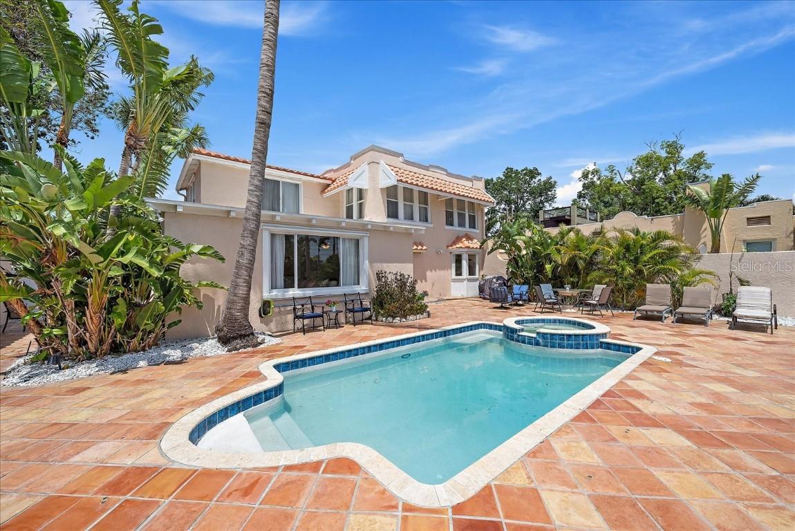 1723 Bay St., Sarasota, FL 34236