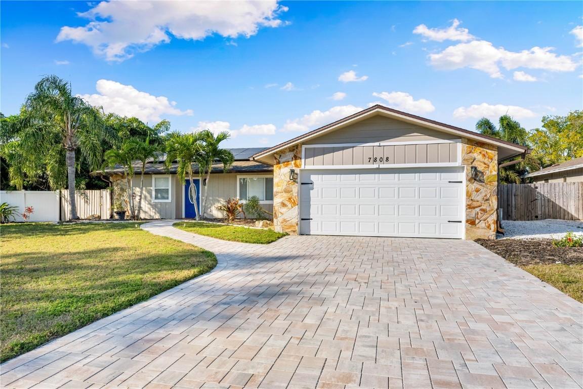 7808 24th Ave., Bradenton, FL 34209