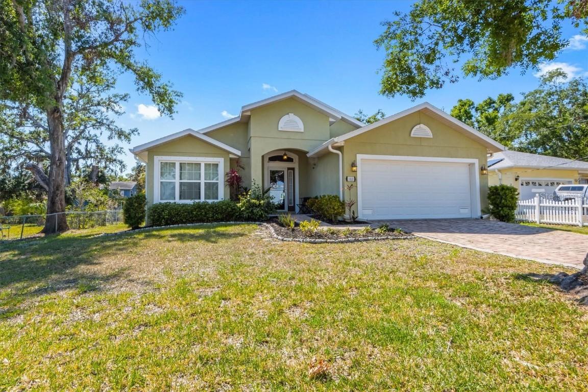 1010 Tropical Dr., Bradenton, FL 34208