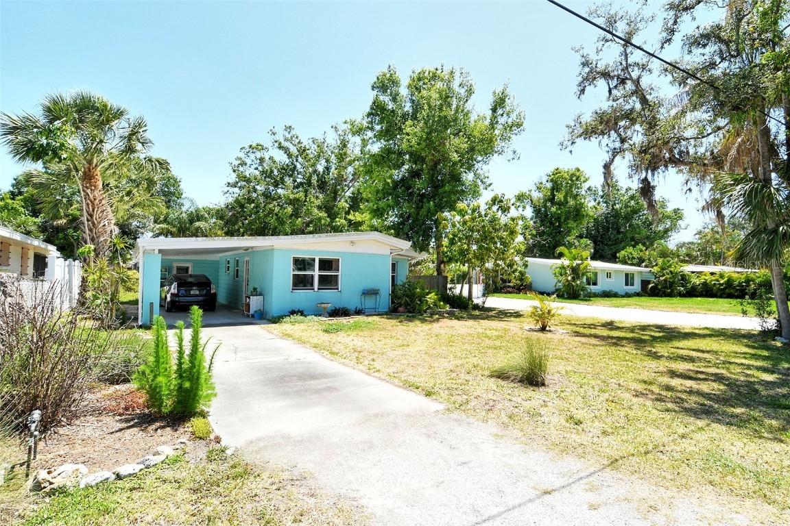 305 Palmetto Rd., Nokomis, FL 34275