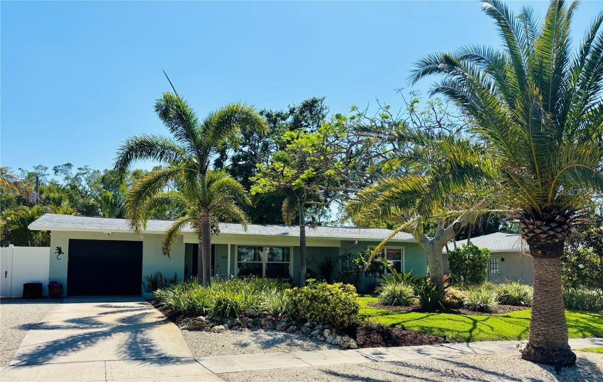 632 Park Dr., Bradenton, FL 34209