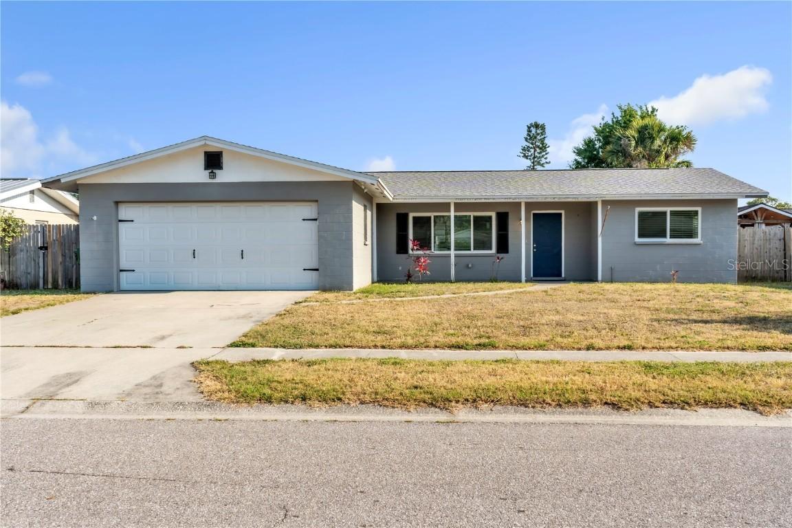 2705 20th Avenue Dr., Bradenton, FL 34205