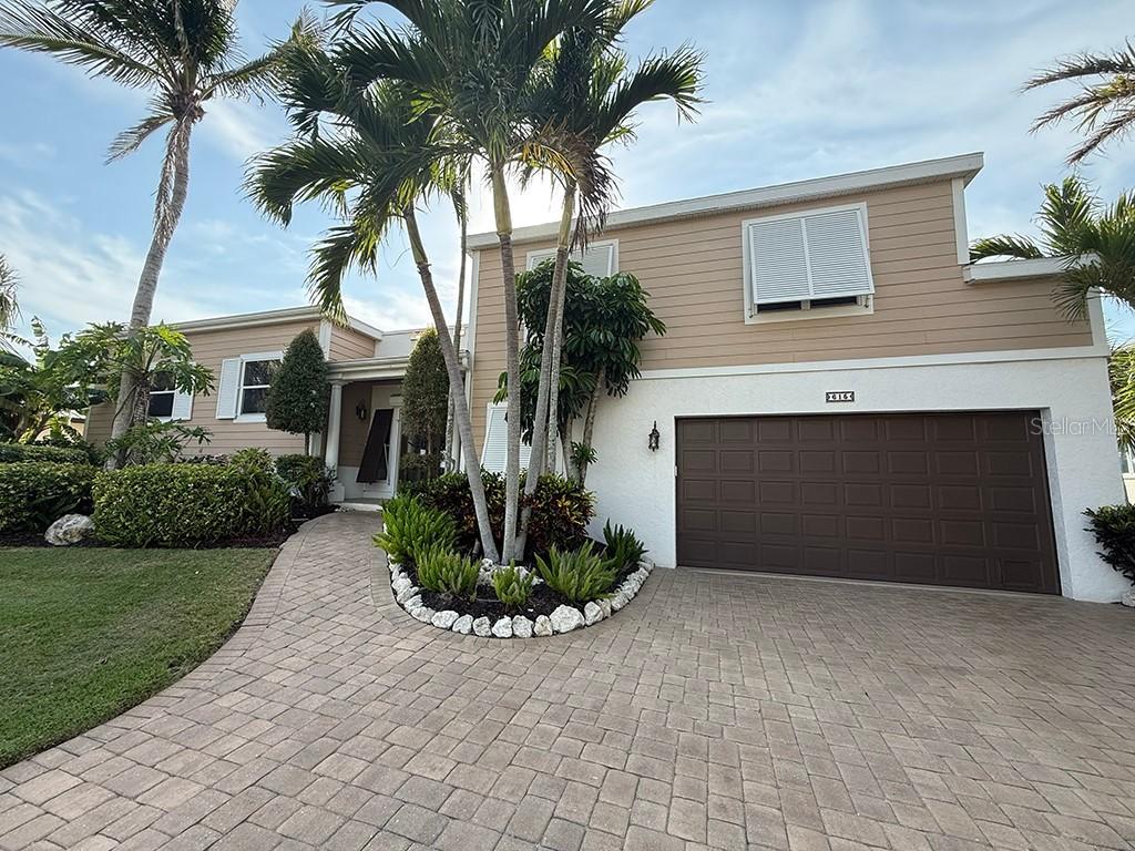 615 Ivanhoe Ln., Holmes Beach, FL 34217