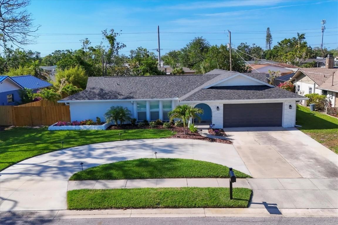 6315 2nd Ave., Bradenton, FL 34209