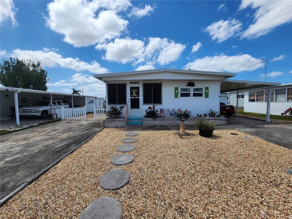 104 48th Avenue Dr., Bradenton, FL 34207