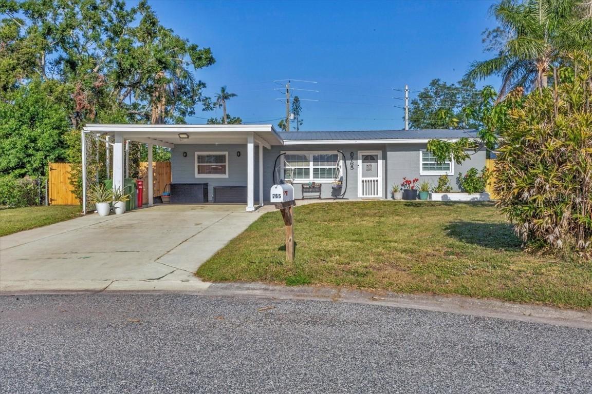 765 Caruso Pl., Sarasota, FL 34237