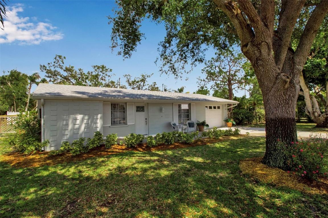 709 84th St., Bradenton, FL 34209