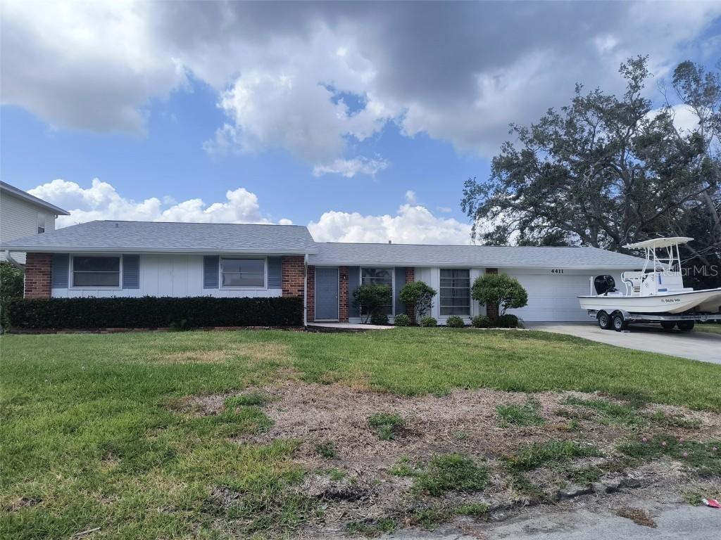 4411 Dolphin Ln., Palmetto, FL 34221