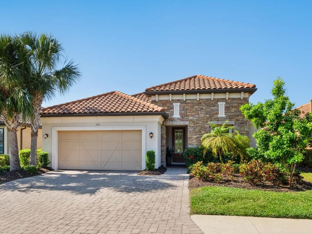 2525 Vaccaro Dr., Sarasota, FL 34231