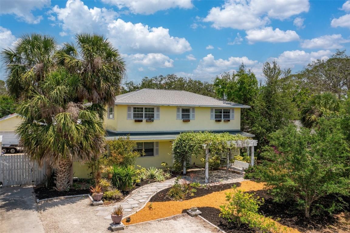 2165 Lemon Ave., Englewood, FL 34223