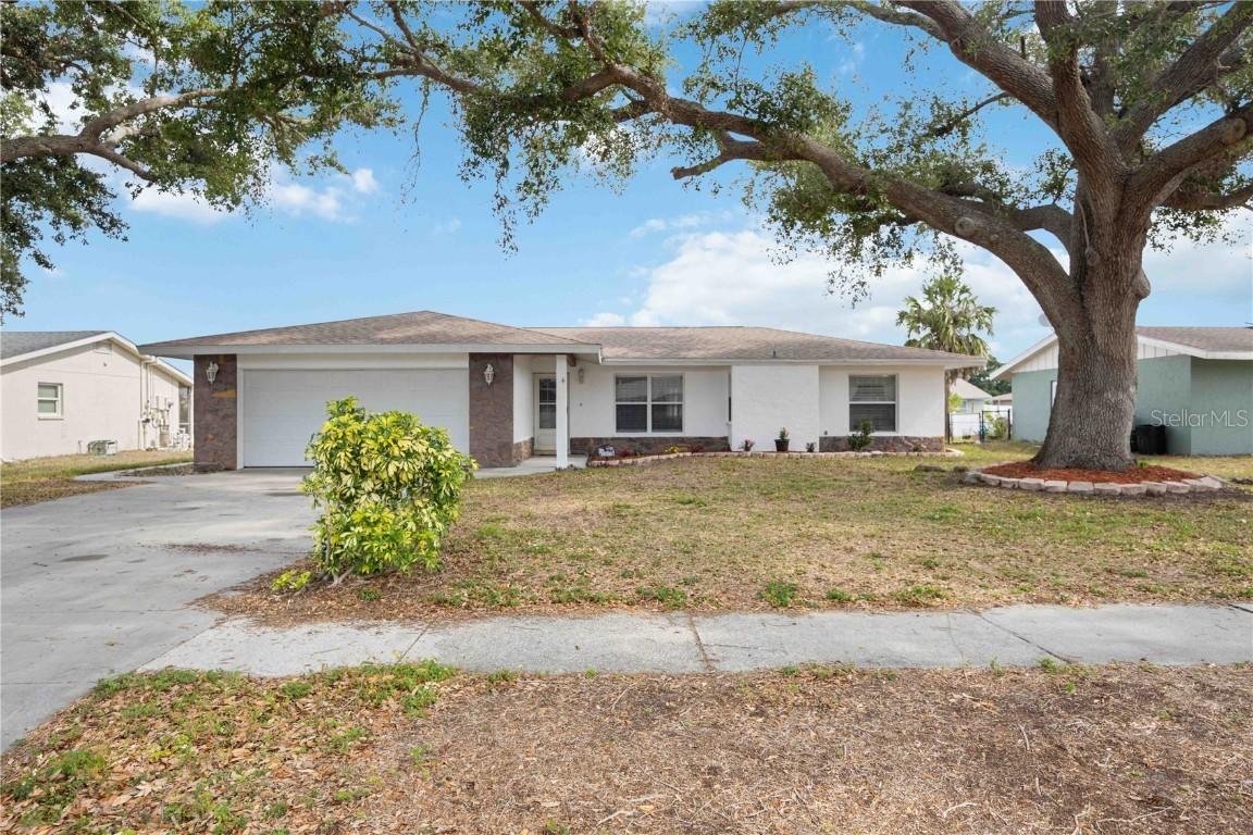 1007 Southern Pine Ln., Sarasota, FL 34243