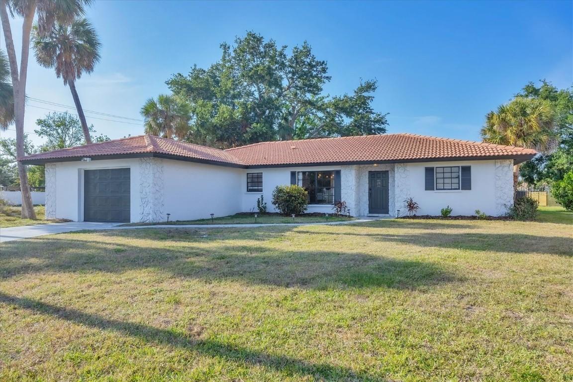 2301 Cass St., Sarasota, FL 34231