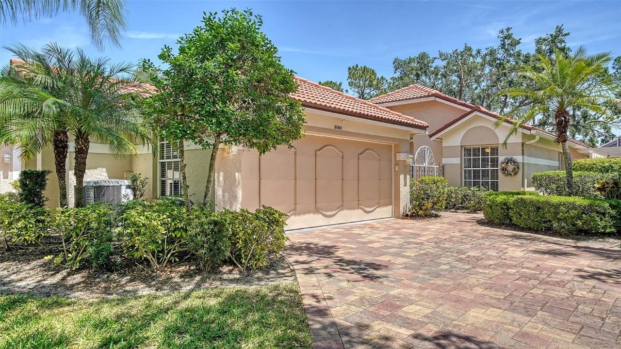 3984 Lyndhurst Ct., Sarasota, FL 34235