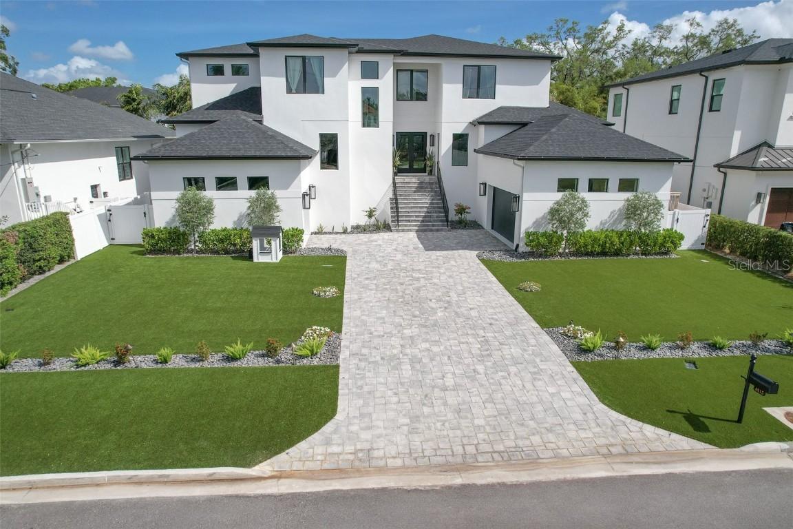 4815 W Sunset Blvd., Tampa, FL 33629