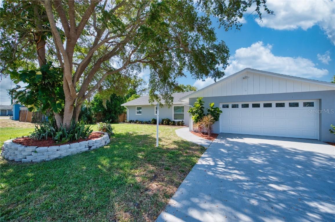 1896 Mova St., Sarasota, FL 34231