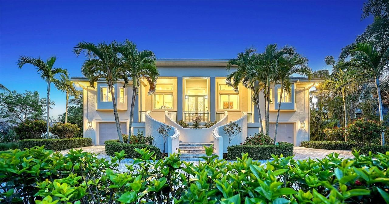 244 Cedar Park Cir., Sarasota, FL 34242