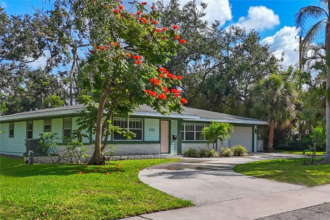 1773 South Dr., Sarasota, FL 34239