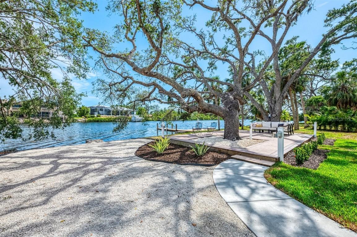 5377 Palos Verdes Dr., Sarasota, FL 34231