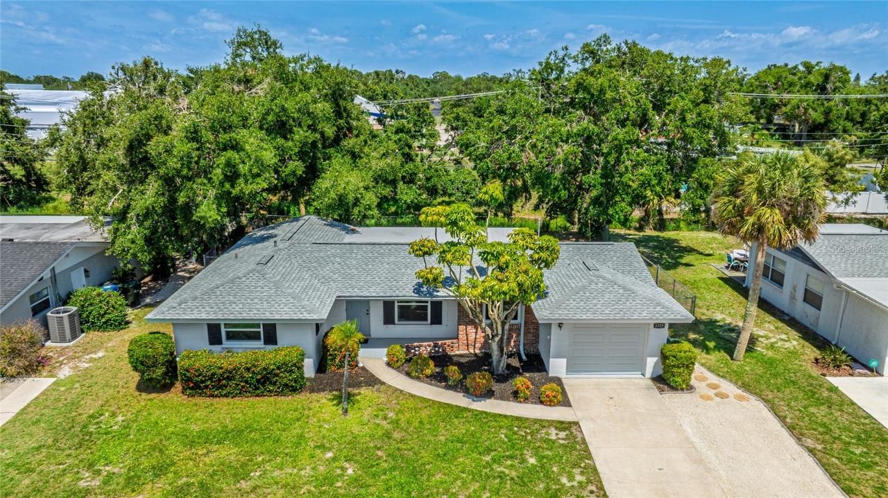 6529 Seagate Ave., Sarasota, FL 34231