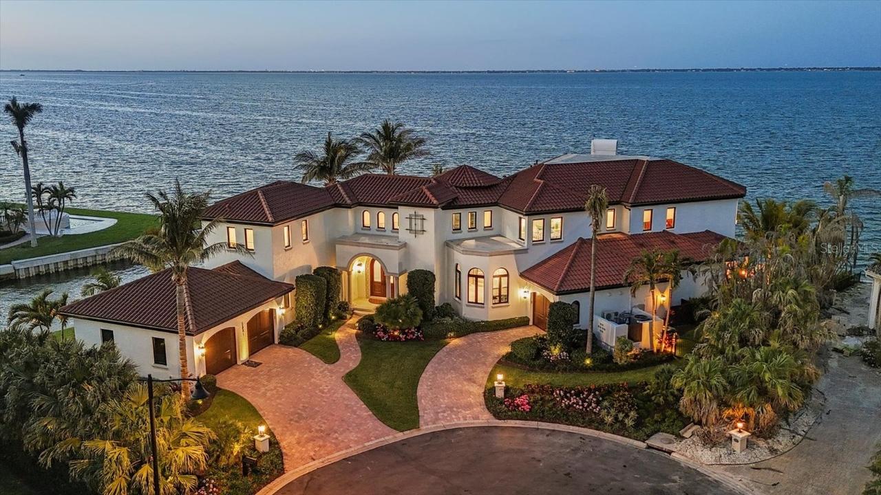 641 Ranger Ln., Longboat Key, FL 34228