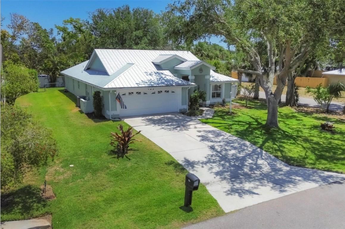 425 46th St., Bradenton, FL 34209
