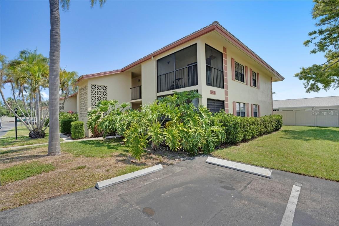 2415 Bayshore Gardens Pkwy. #8, Bradenton, FL 34207