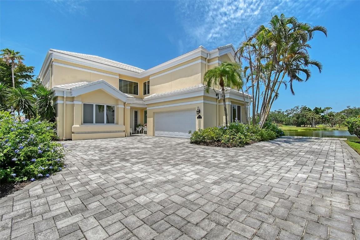 7728 Club Ln., Sarasota, FL 34238