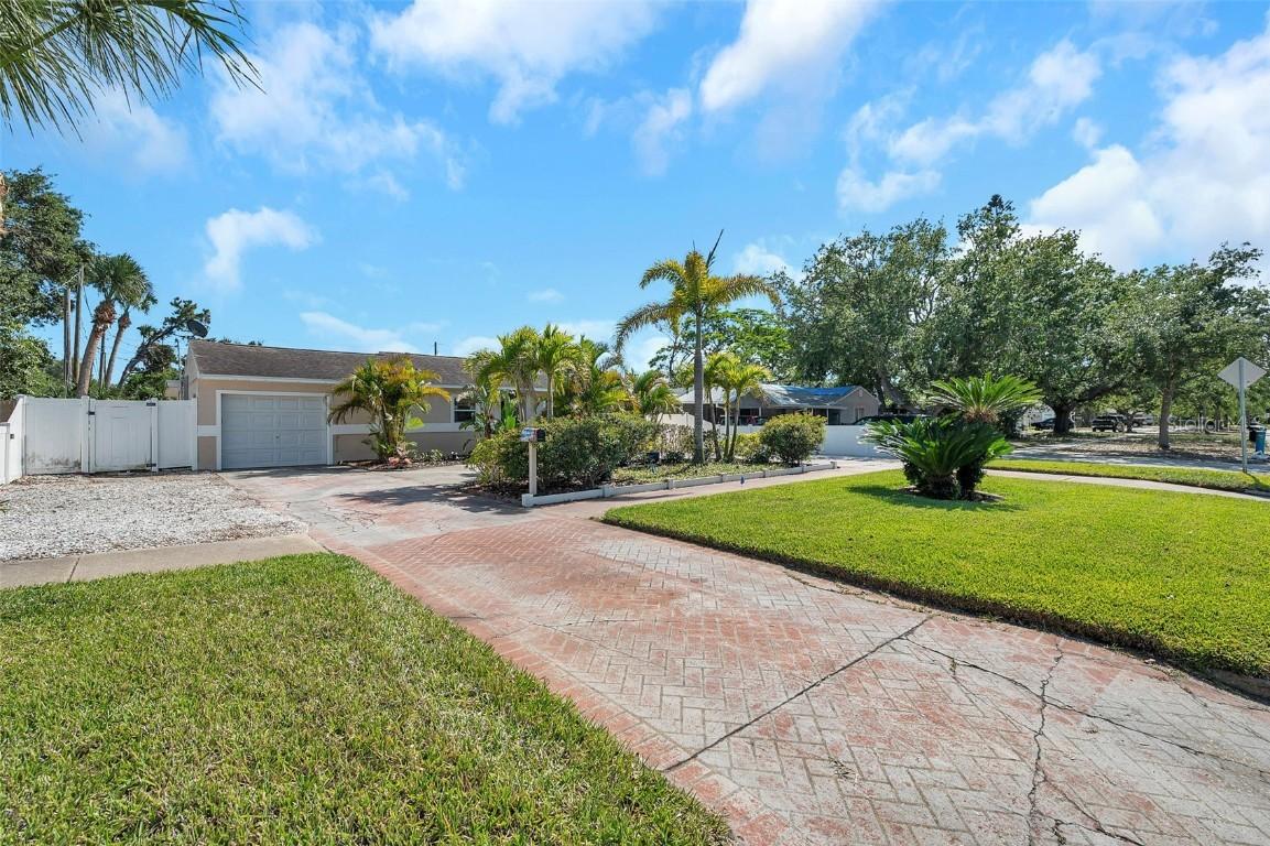 7508 9th Ave., St Petersburg, FL 33710