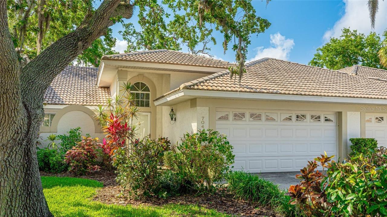 7044 Woodside Oaks Cir. #9, Sarasota, FL 34231