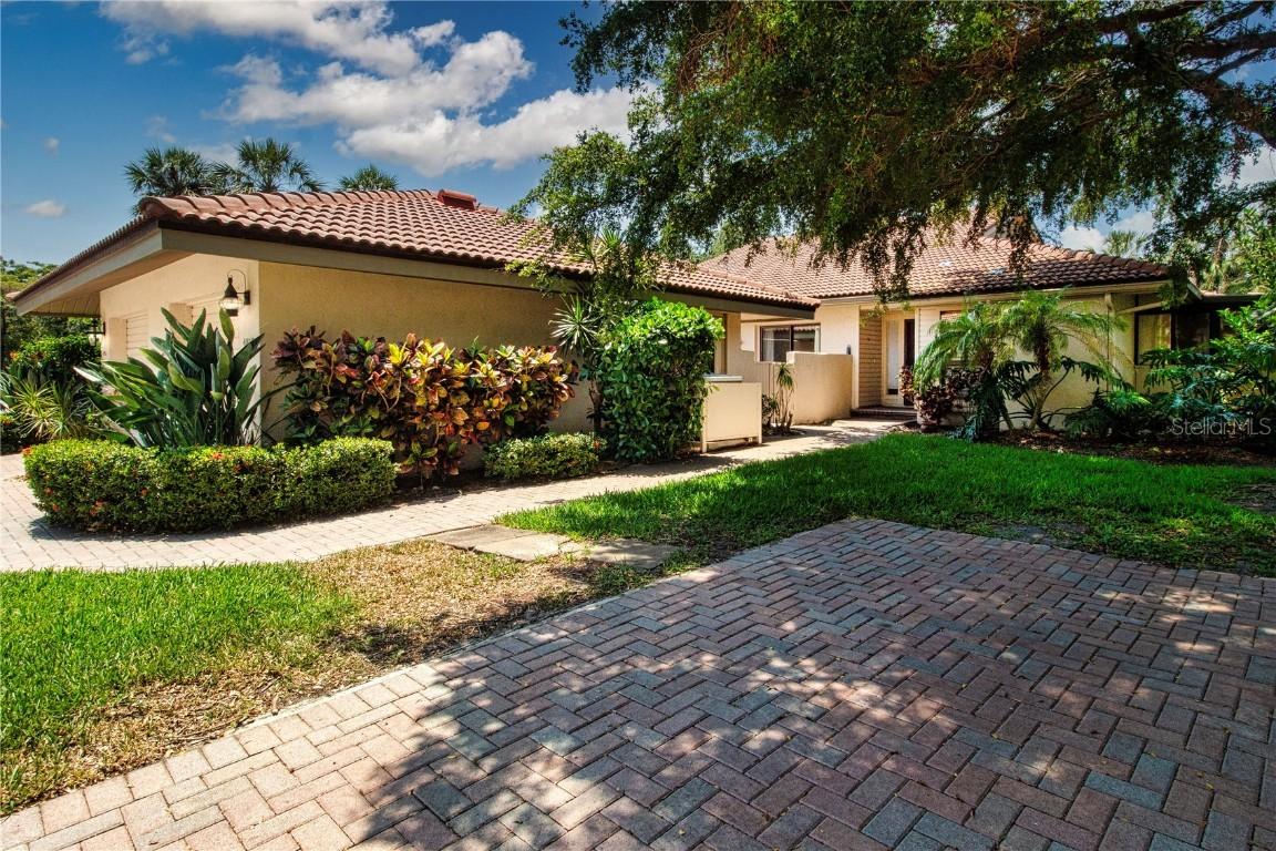 4812 Kestral Park Cir. #20, Sarasota, FL 34231