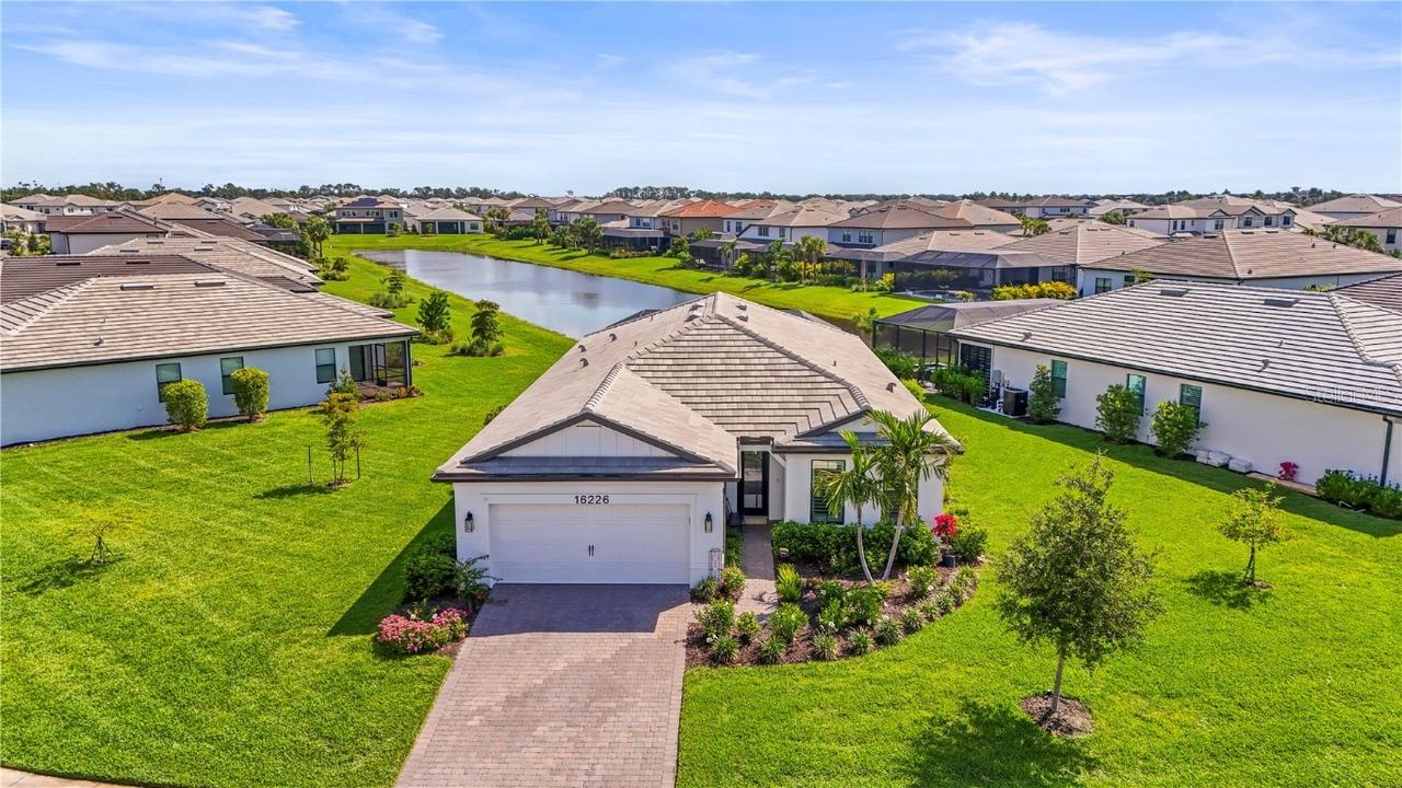 16226 Hidden Oak Loop, Lakewood Ranch, FL 34211