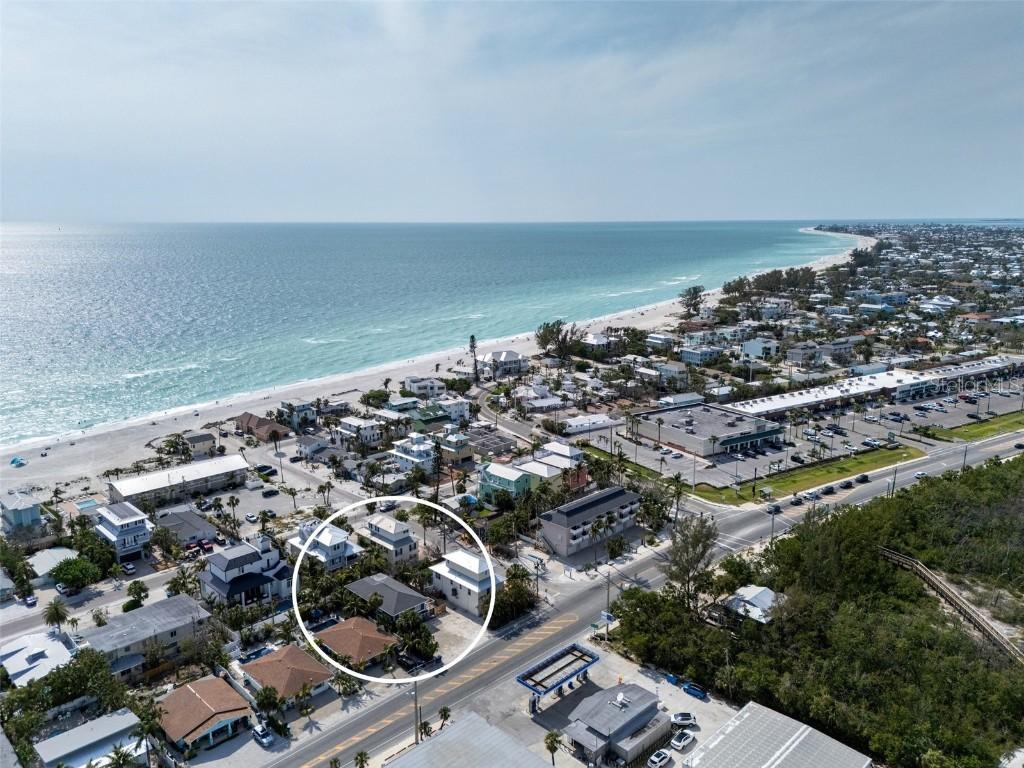 3018 Gulf Dr., Holmes Beach, FL 34217