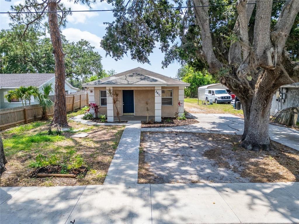 2411 5th Avenue Dr., Palmetto, FL 34221