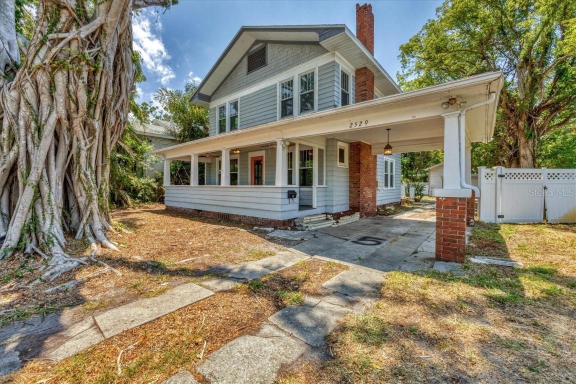2529 7th Ave., Bradenton, FL 34205