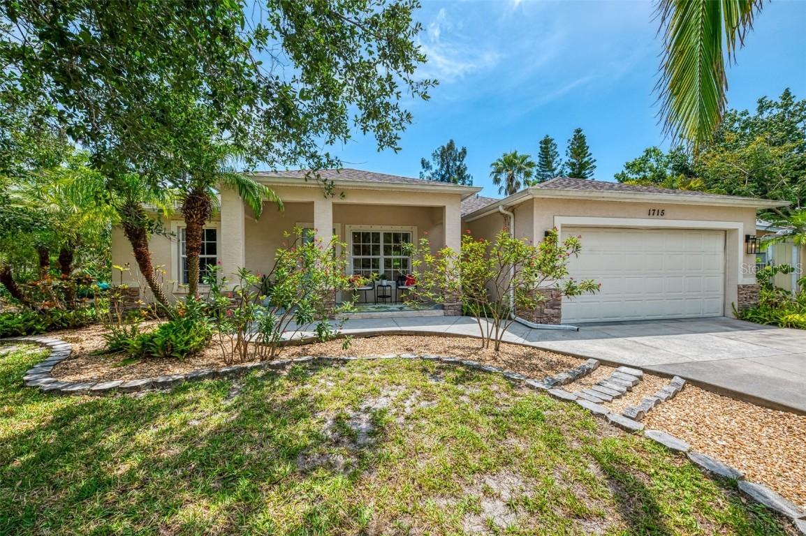 1715 Fossil Dr., Englewood, FL 34223