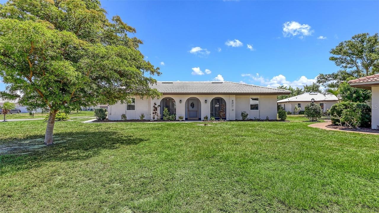 445 Matisse Cir., Nokomis, FL 34275
