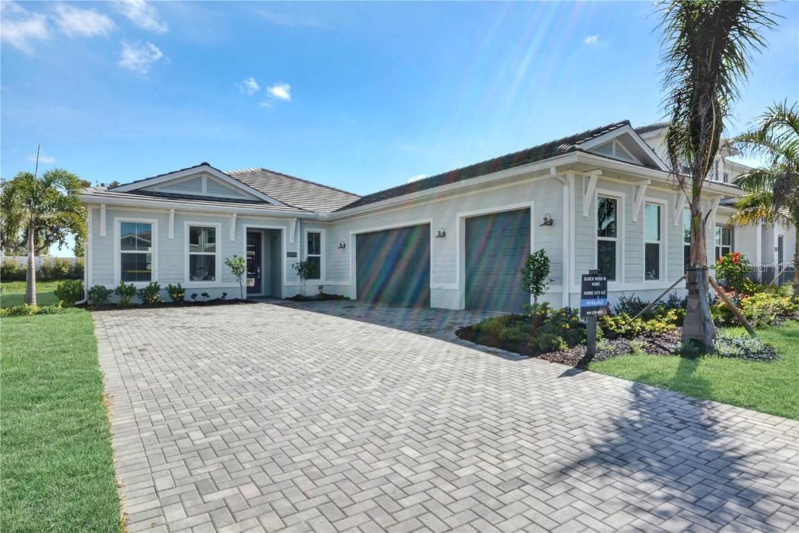 17719 Palmiste Dr., Bradenton, FL 34202