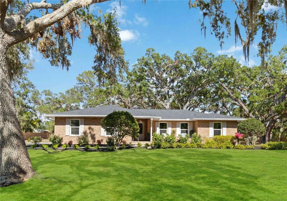 4928 Hidden Oaks Tr., Sarasota, FL 34232