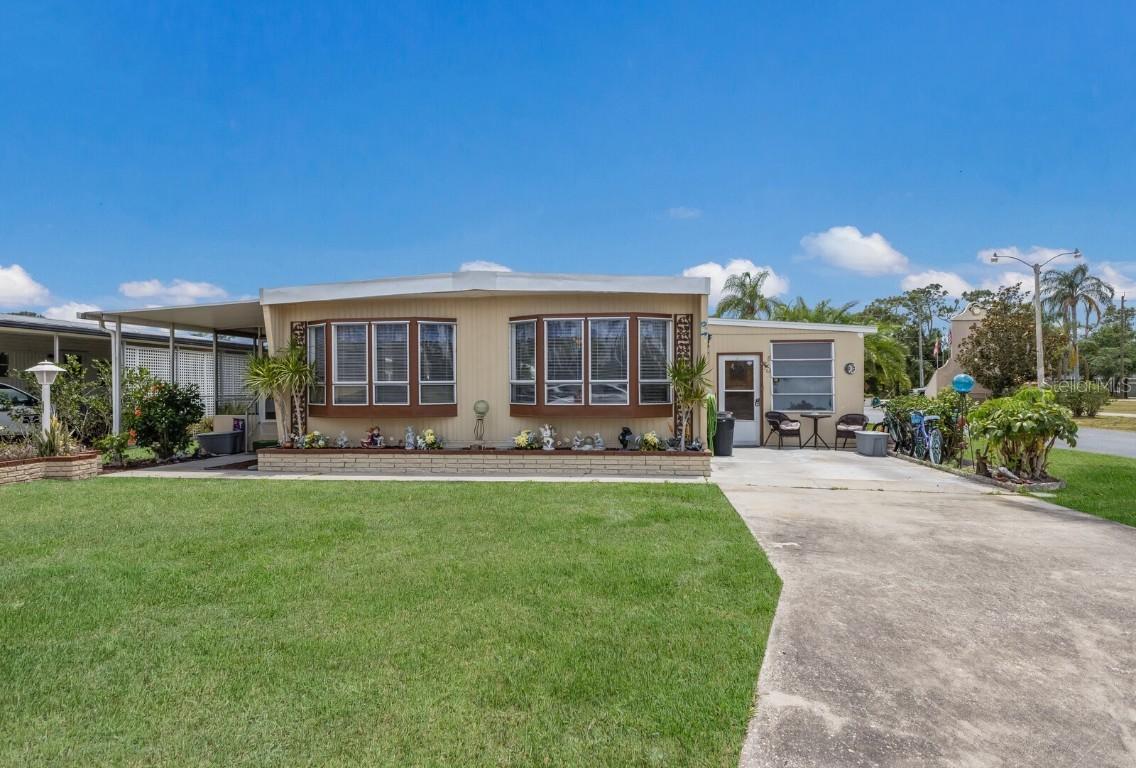 921 Faith Cir. #37, Bradenton, FL 34212