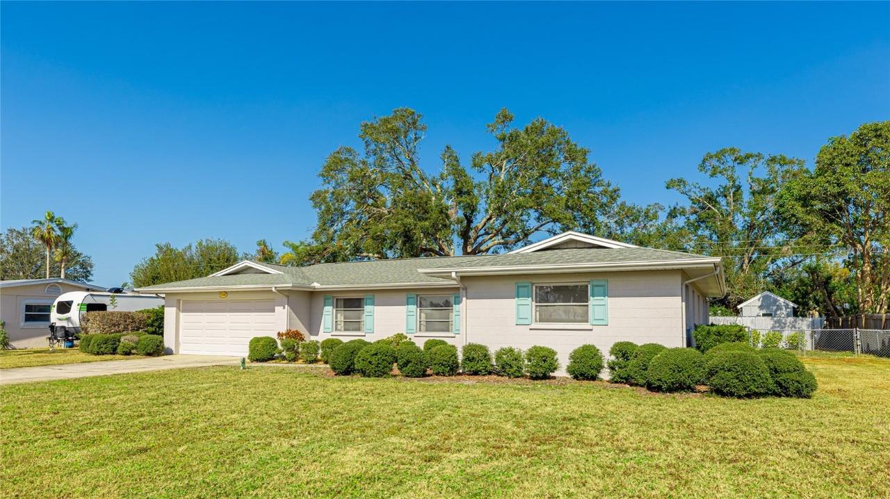 5706 10th Avenue Dr W, Bradenton, FL 34209