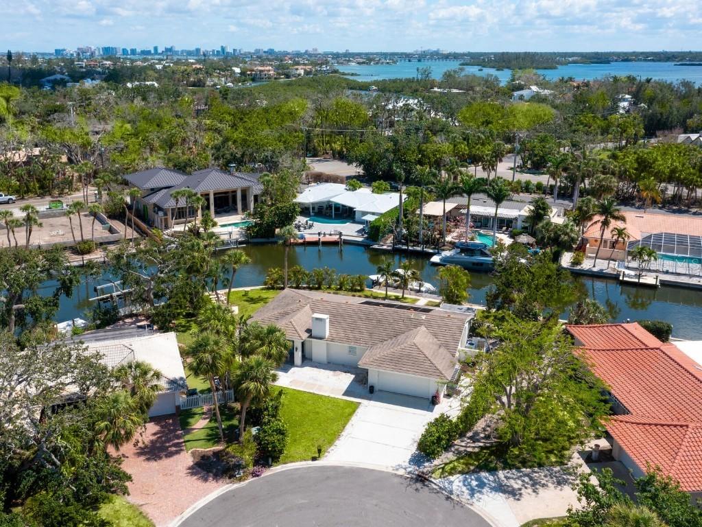 609 Lotus Ln., Sarasota, FL 34242