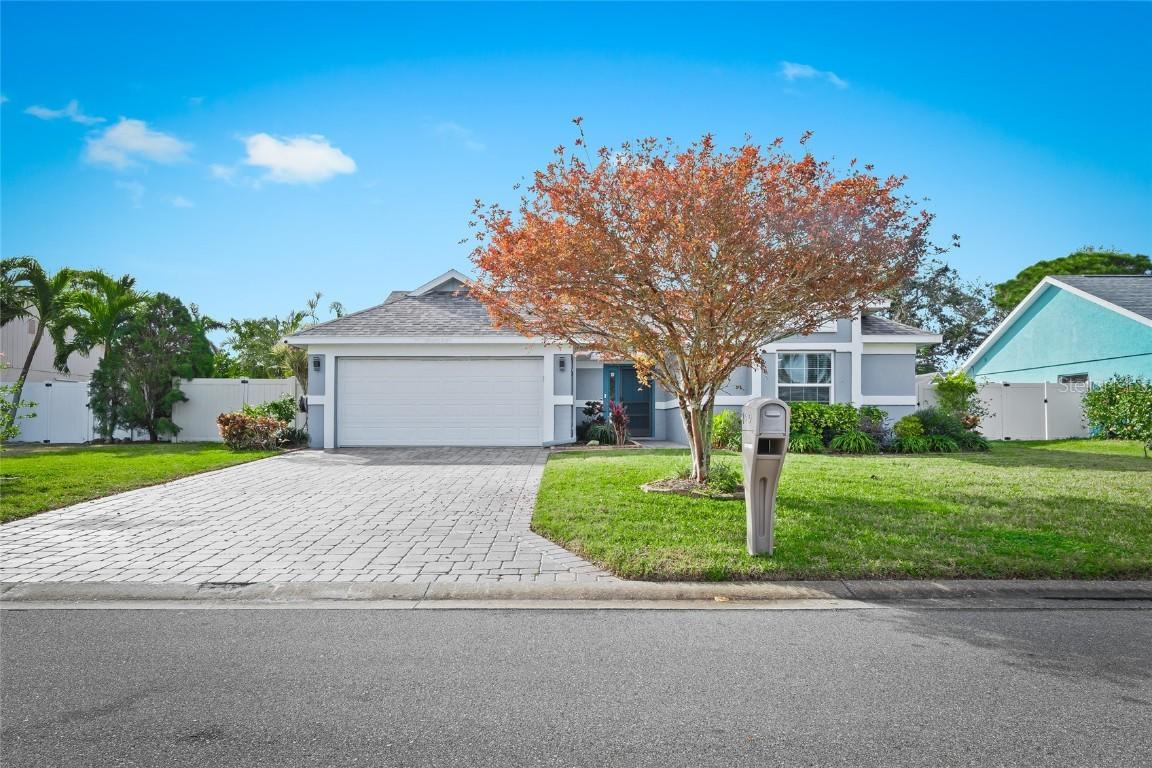 6909 34th Ave., Bradenton, FL 34209