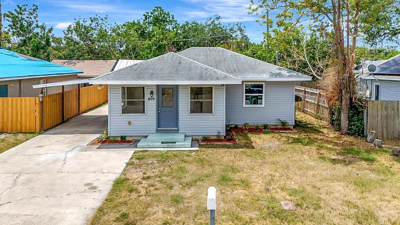 609 25th Ave., Bradenton, FL 34205
