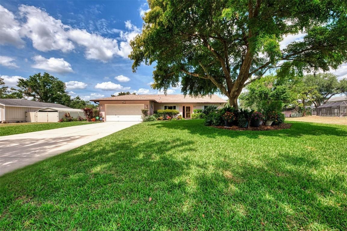6011 91st St., Bradenton, FL 34202