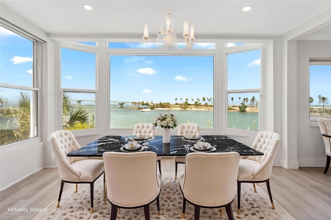 174 Golden Gate Point #21, Sarasota, FL 34236