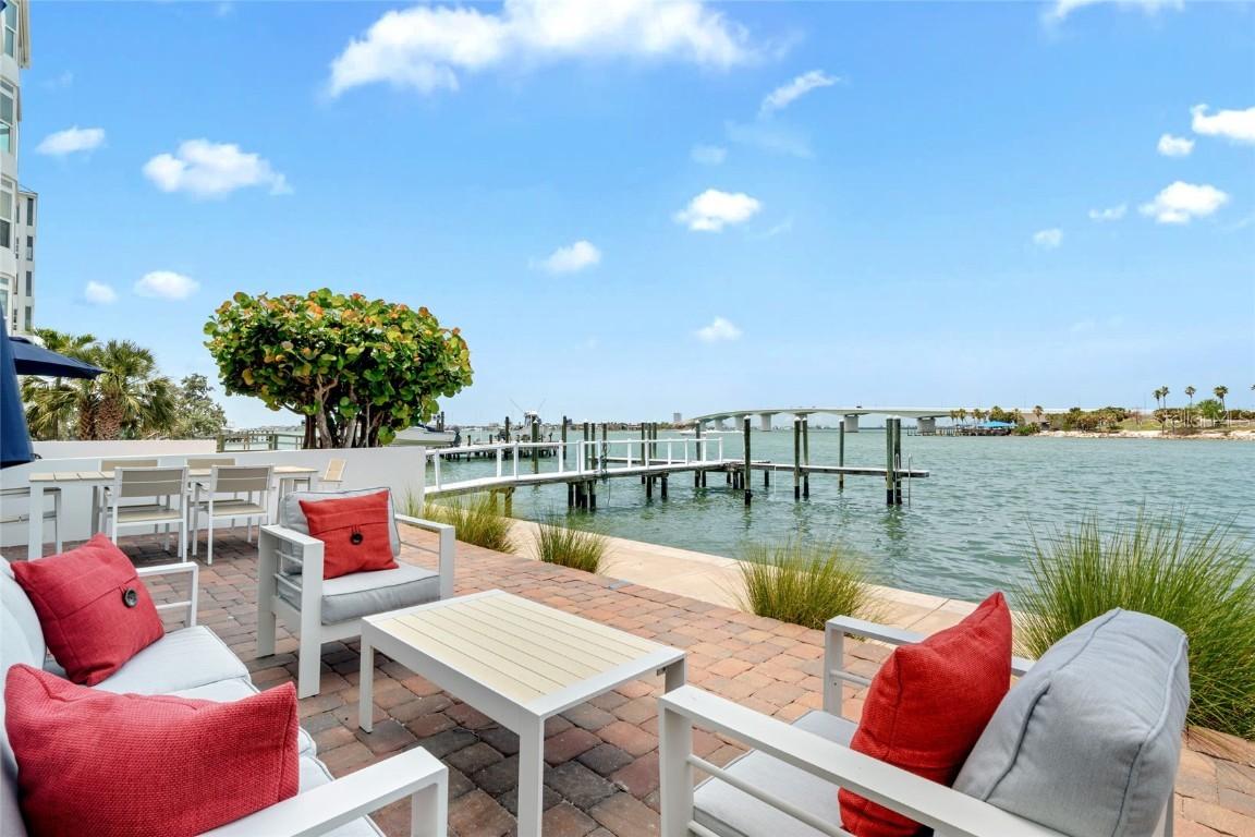 174 Golden Gate Point #21, Sarasota, FL 34236