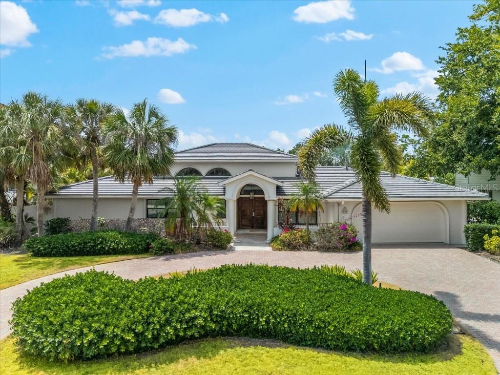 868 Siesta Key Cir., Sarasota, FL 34242